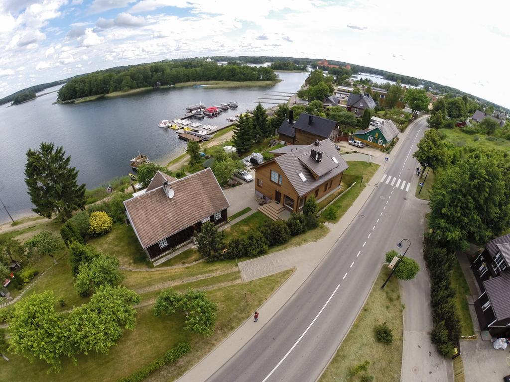 Augutes Zurlienes Apartamentai Hotell Trakai Exteriör bild