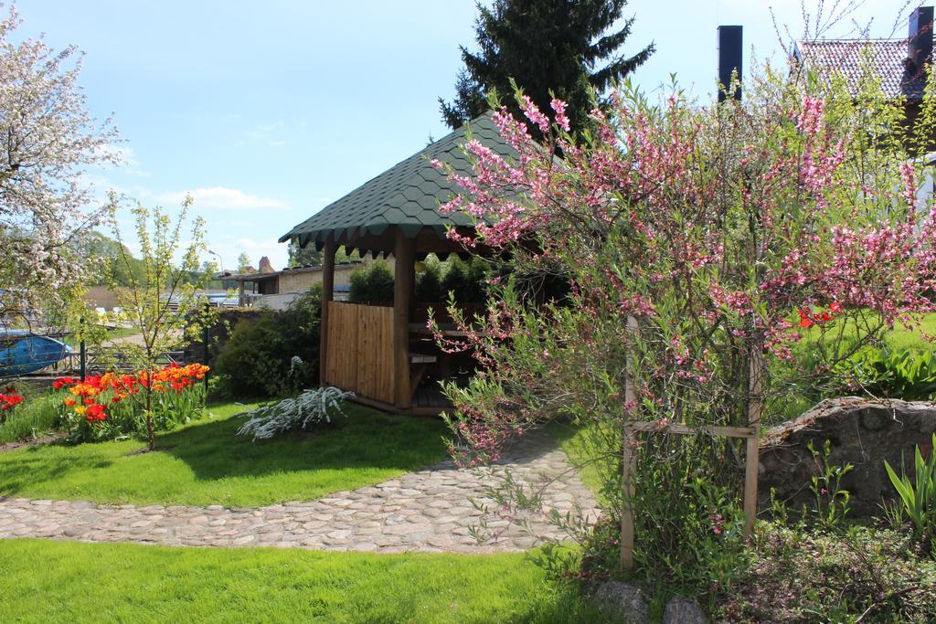 Augutes Zurlienes Apartamentai Trakai Exteriör bild